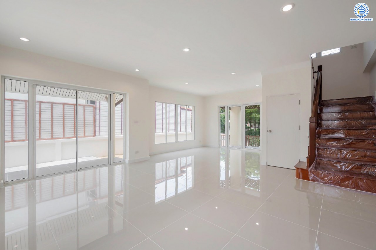 บ้านมือสองตกแต่งใหม่ โครงการ อนันตธารา ทวีวัฒนา เนื้อที่ 60 ตร.ว. พื้นที่ใช้สอย 166 ตร.ม. ฟังก์ชันจัดเต็ม 3 ห้องนอน 3 ห้องน้ำ จอดรถได้ 2 คัน ตอบโจทย์ทุกการเดินทาง บนทำเลศักยภาพ ติดถนนบรมราชชนนี เชื่อมต่อทางคู่ขนานลอยฟ้า ใกล้รถไฟฟ้าสายสีน้ำเงิน "สถานีบางพลัด"